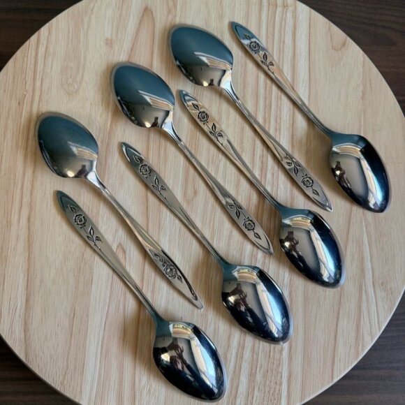 7 Vintage Oneida My Rose Serving Spoons 8 1/4 in - Picture 5 of 9